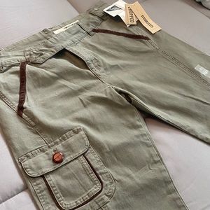 NWT- DKNY-Donna Karen Crop Jeans